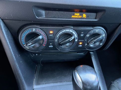 Used 2014 MAZDA MAZDA3 i Sport image 35