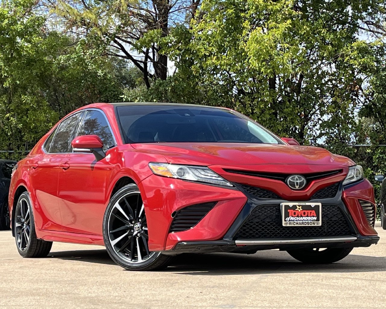 Used 2019 Toyota Camry XSE FWD image 2
