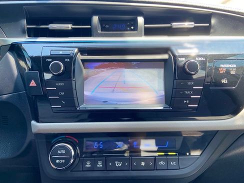 Used 2014 Toyota Corolla LE FWD image 28
