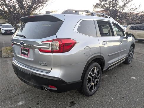 Used 2025 Subaru Ascent Touring AWD/4WD image 2