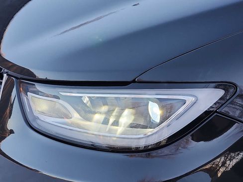 Used 2024 Chrysler Pacifica Select image 9