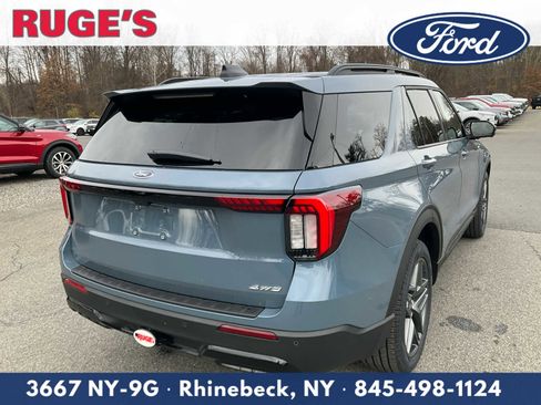 New 2026 Ford Explorer ST-Line w/ ST-Line Street Pack image 3
