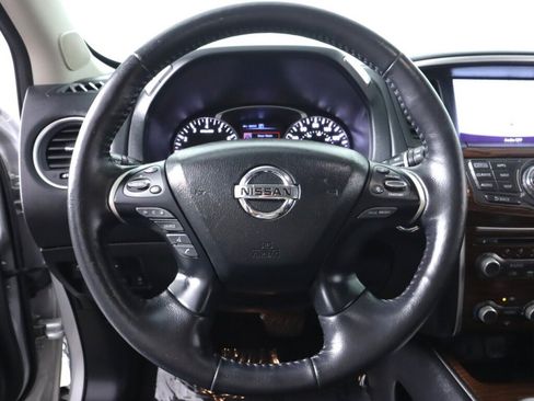Used 2020 Nissan Pathfinder Platinum AWD/4WD image 11
