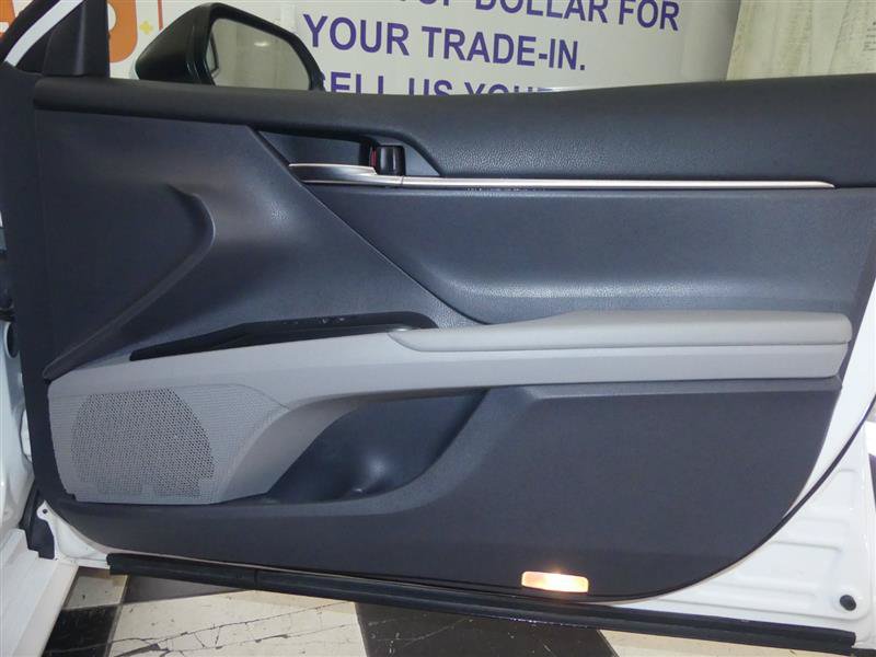 Used 2019 Toyota Camry LE FWD image 23