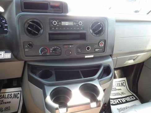 Used 2021 Ford E-350 and Econoline 350 Super Duty image 20