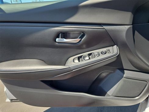 Used 2022 Nissan Sentra SV FWD image 14