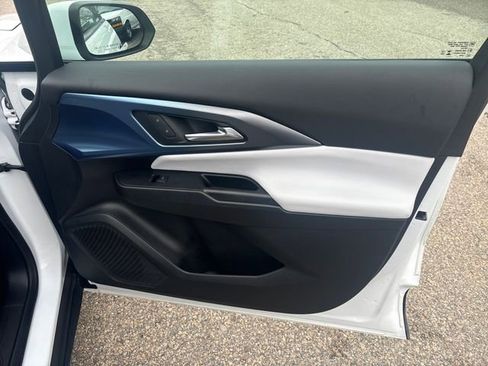 Certified 2025 Chevrolet Equinox EV LT FWD image 20