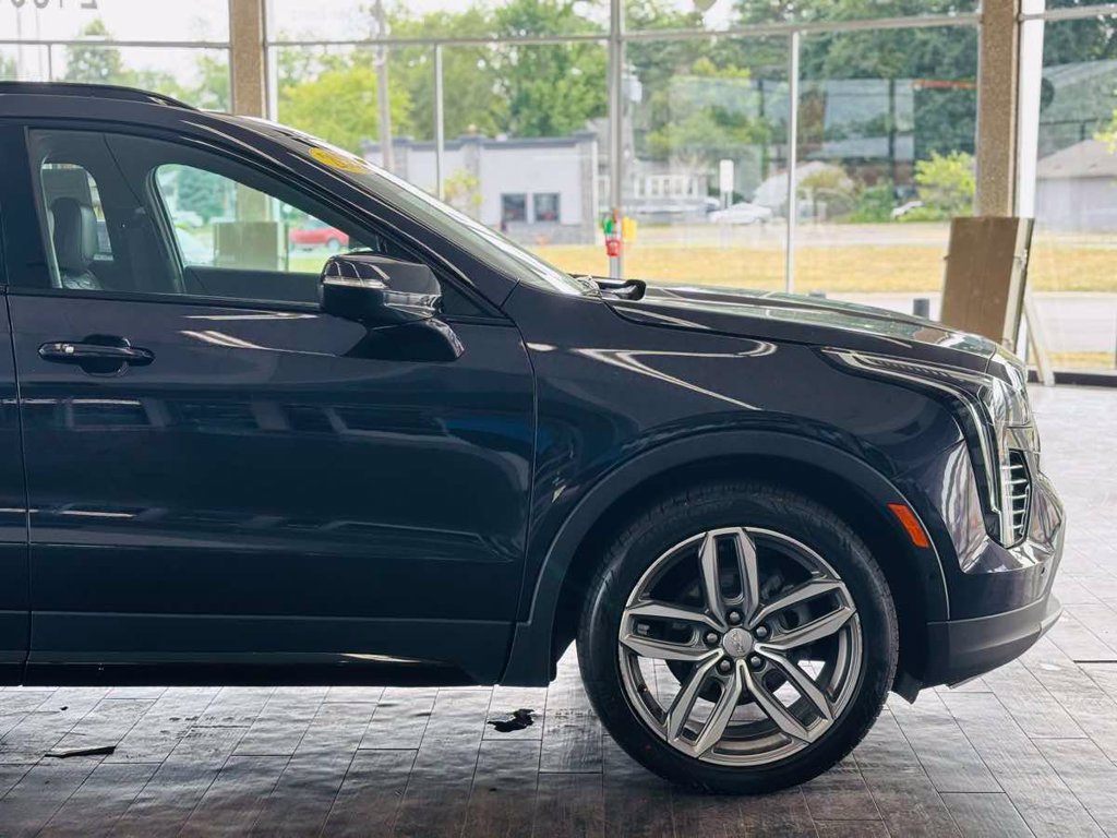 Used 2022 Cadillac XT4 Sport w/ Enhanced Visibility Package AWD/4WD image 5