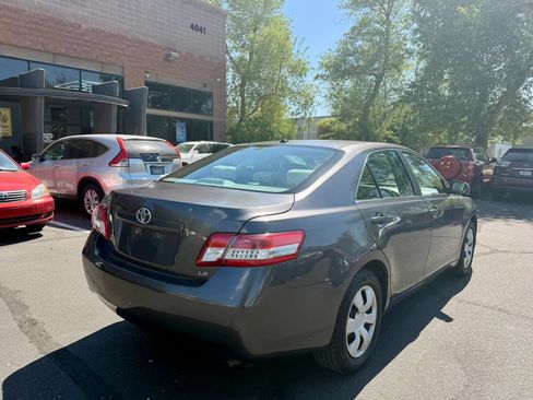 Used 2011 Toyota Camry LE FWD image 5