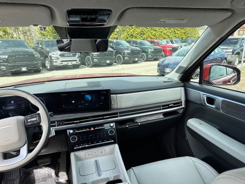 Used 2026 Hyundai Santa Fe Calligraphy image 32