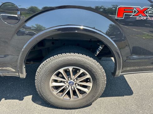 Used 2020 Ford F150 XLT w/ Equipment Group 302A Luxury AWD/4WD image 11