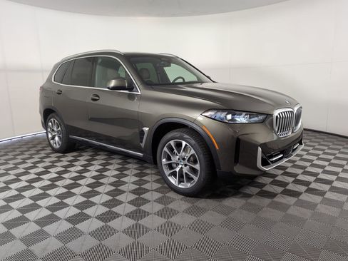 Used 2026 BMW X5 sDrive40i w/ Premium Package image 6