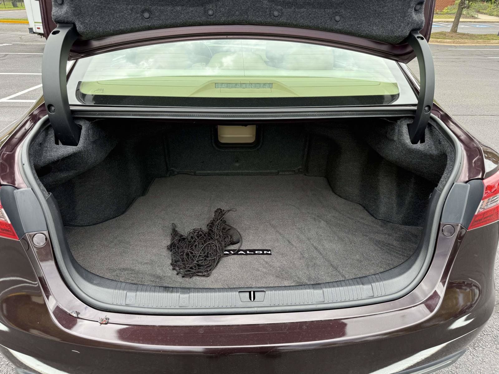 Used 2016 Toyota Avalon Limited FWD image 29