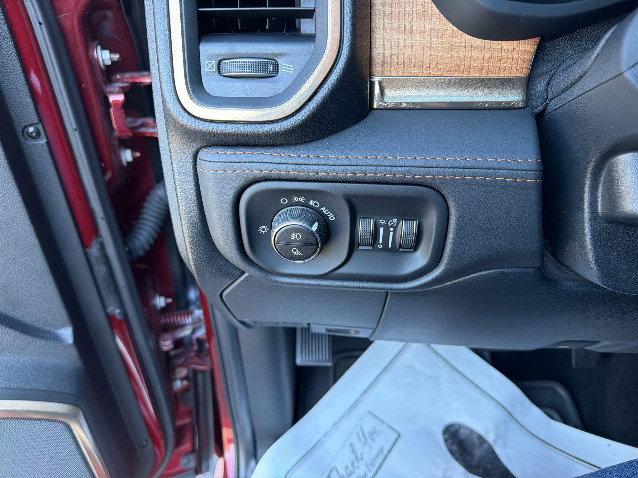 Used 2024 RAM 2500 Limited AWD/4WD image 18