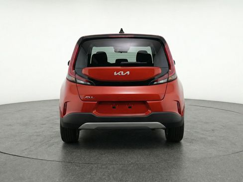 Used 2025 Kia Soul LX w/ LX Technology Package FWD image 7