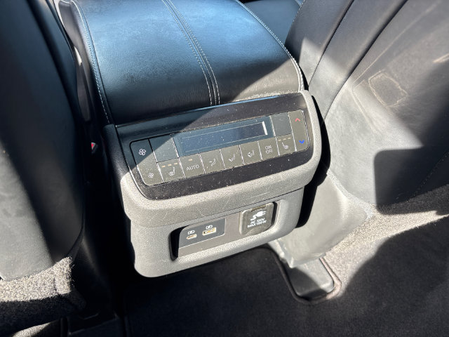 Used 2023 INFINITI QX60 Sensory w/ Vision Package AWD/4WD image 16