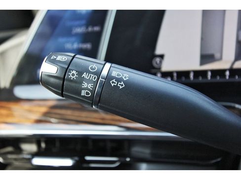 Certified 2023 Cadillac Escalade ESV Premium Luxury image 18