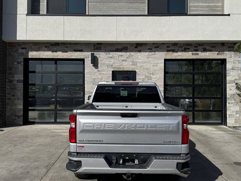 Used 2019 Chevrolet Silverado 1500 Custom w/ Custom Value Package AWD/4WD image 4