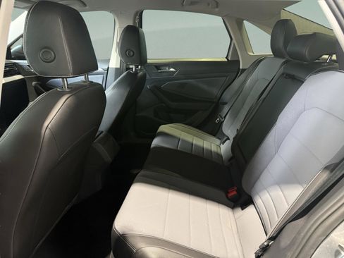 Used 2025 Volkswagen Jetta SE image 22