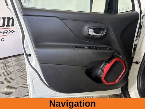 Used 2022 Jeep Renegade Trailhawk image 8