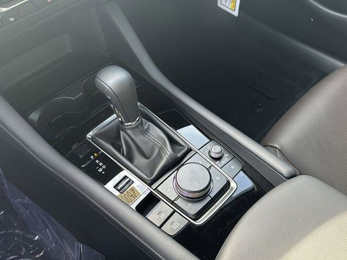 New 2026 MAZDA MAZDA3 Hatchback w/Premium Plus Pkg image 18