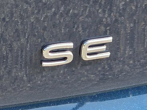 Used 2023 Volkswagen Atlas Cross Sport SE FWD image 28