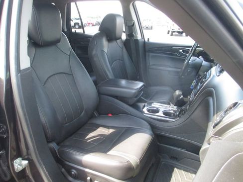 Used 2017 Buick Enclave Premium w/ Experience Buick Package FWD image 24