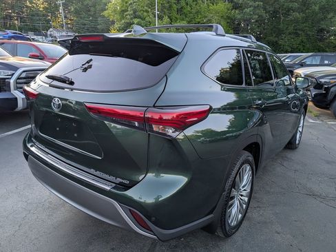 Used 2023 Toyota Highlander Platinum AWD/4WD image 7