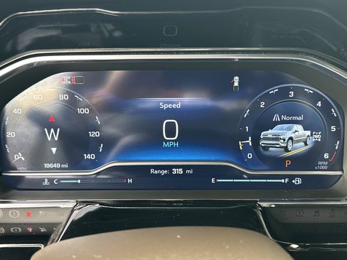 Used 2025 Chevrolet Silverado 1500 LT image 27