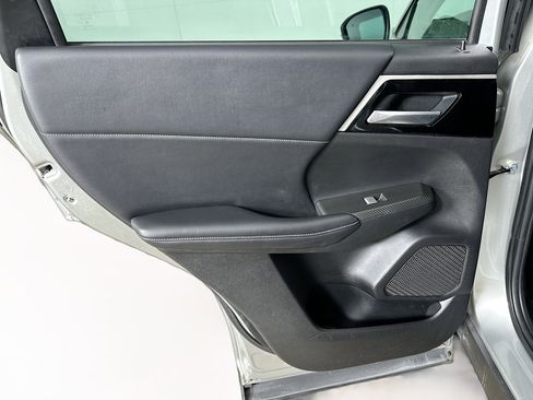 Used 2023 Mitsubishi Outlander SE image 26