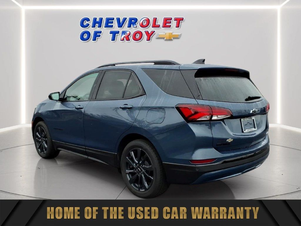 Used 2024 Chevrolet Equinox RS w/ LPO, Floor Liner Package FWD image 7