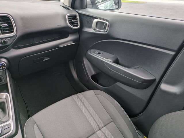Used 2026 Hyundai Venue SEL FWD image 17