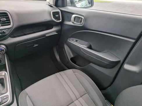 Used 2026 Hyundai Venue SEL FWD image 17