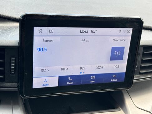 Used 2023 Ford Explorer XLT AWD/4WD image 11