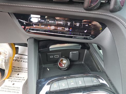 Used 2023 Buick Envision Essence AWD/4WD image 25