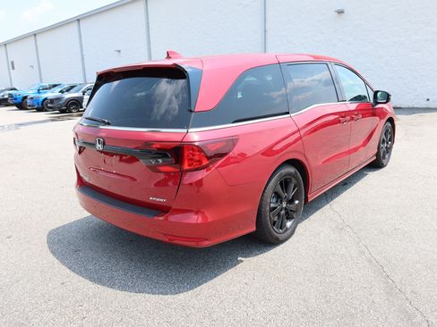 Certified 2024 Honda Odyssey Sport image 4