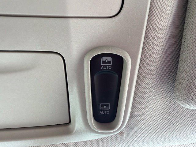Used 2019 Chrysler Pacifica Limited FWD image 40