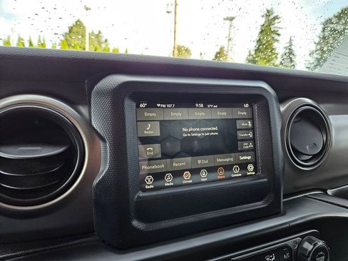 Used 2020 Jeep Wrangler Unlimited Sport w/ Technology Group image 18