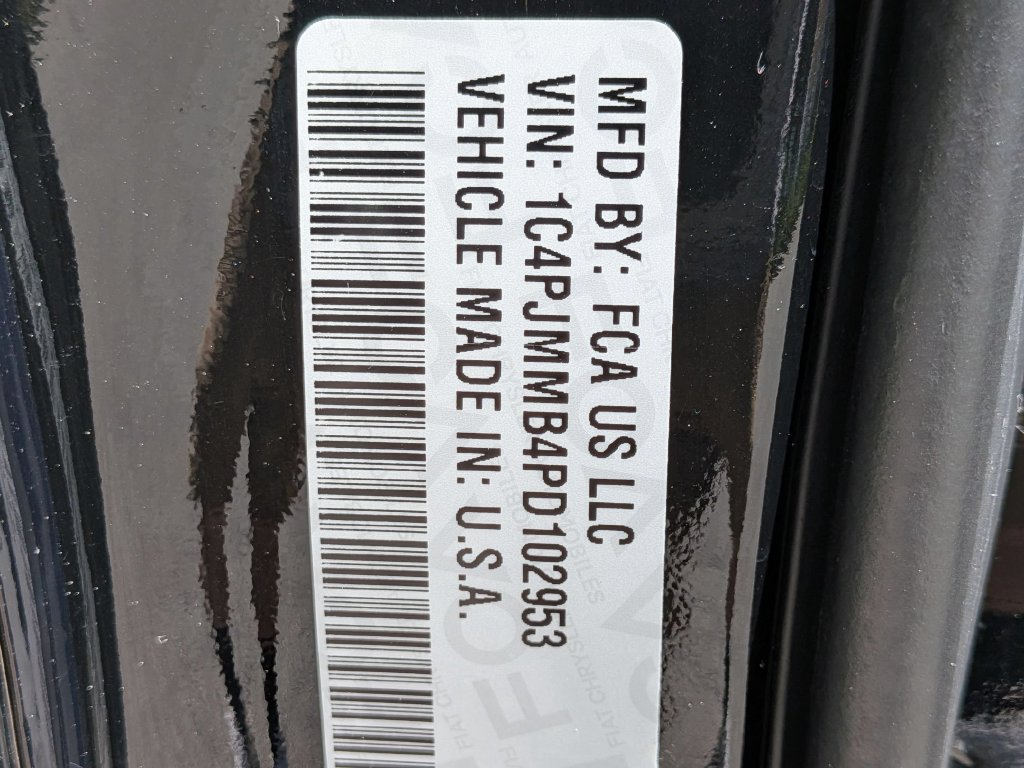 Certified 2023 Jeep Cherokee Altitude Lux AWD/4WD image 28