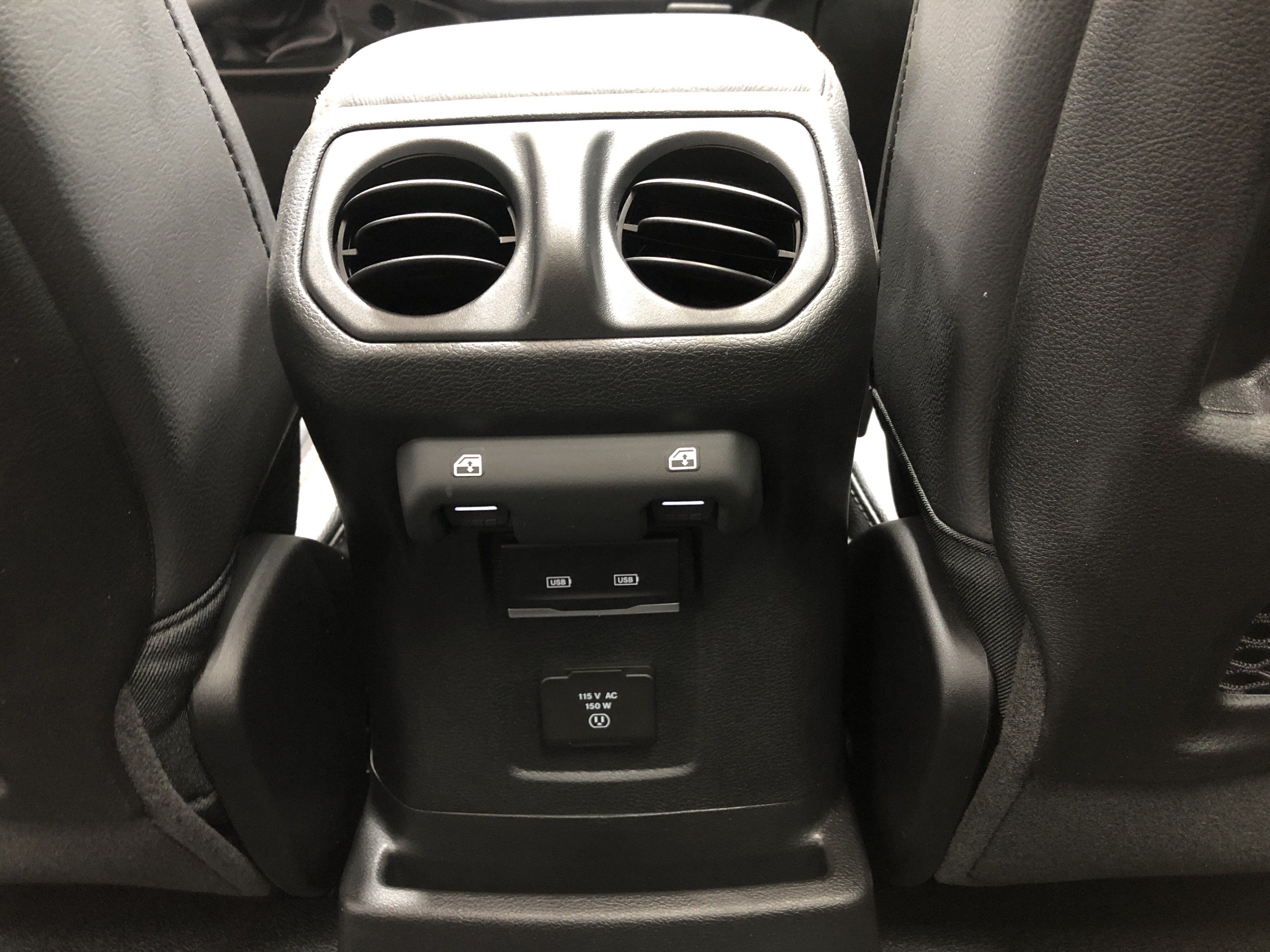 Certified 2024 Jeep Wrangler Unlimited Sahara w/ Technology Group AWD/4WD image 15