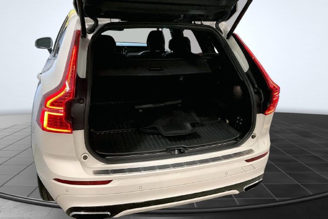 Used 2019 Volvo XC60 T8 R-Design w/ Advanced Package AWD/4WD image 5