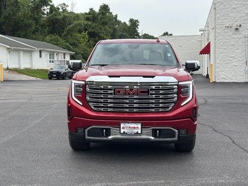 Used 2023 GMC Sierra 1500 Denali w/ Technology Package AWD/4WD image 8