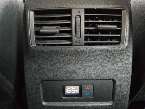 Used 2022 Mitsubishi Outlander SEL image 11