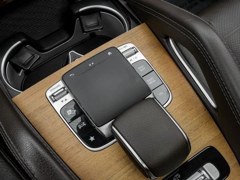 Used 2020 Mercedes-Benz GLE 450 4MATIC image 25