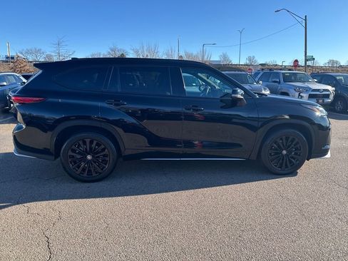 Used 2023 Toyota Highlander XSE image 11