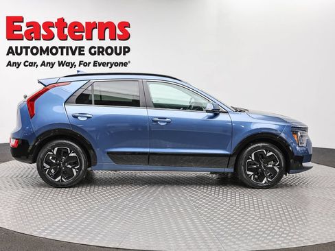 Used 2023 Kia Niro Wind w/ Wind Preserve Package FWD image 4