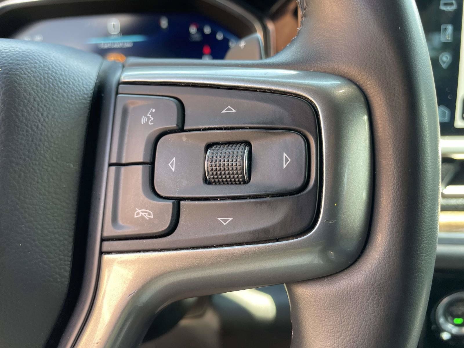Used 2023 Chevrolet Silverado 1500 RST AWD/4WD image 8