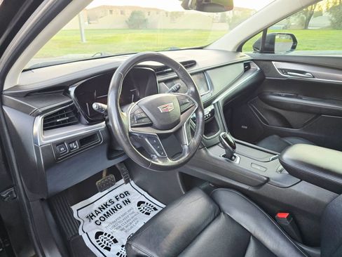 Used 2017 Cadillac XT5 Luxury w/ Driver Awareness Package image 15