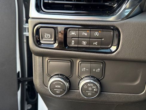 New 2026 GMC Yukon XL Denali w/ Sun & Power Step Package image 27