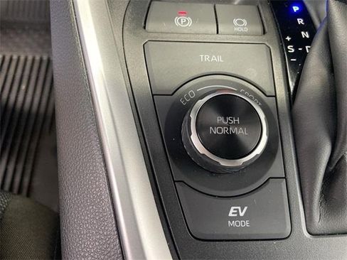 Used 2025 Toyota RAV4 LE image 30